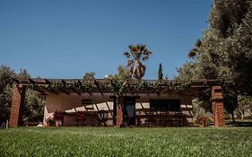 Villa Toros Pintos